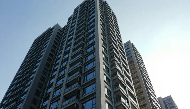 系统运维中设备维护的两种做法对比及其实际取舍
